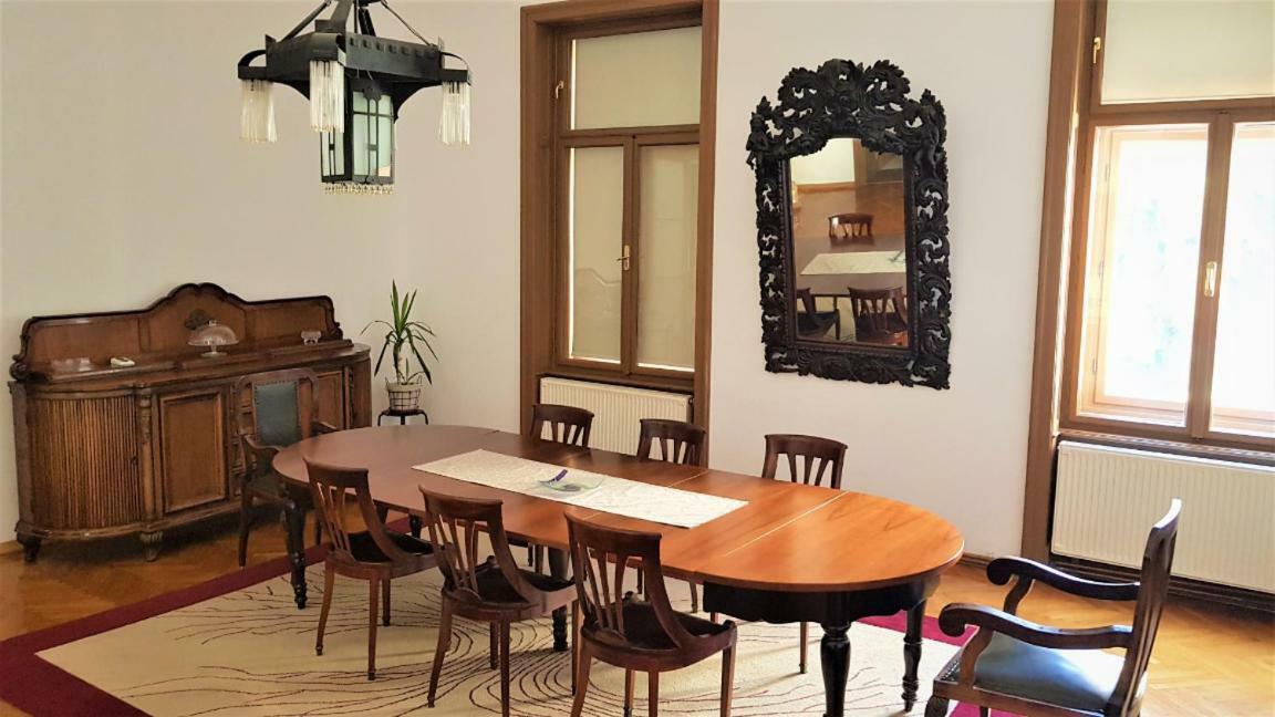 Luxury Apartment In The Heart Of Вараждин Экстерьер фото